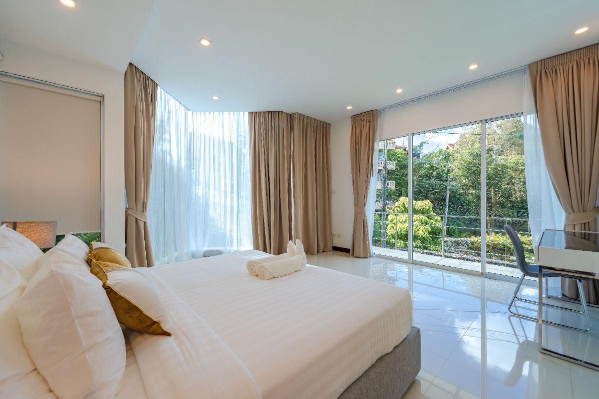 White Villa Patong For Sale Phuket (Thai-Real.com)